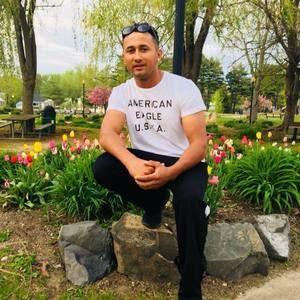 Meet your Posher, Adan